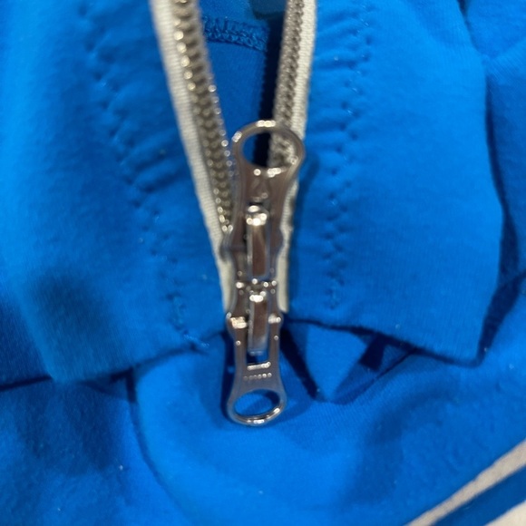 Lululemon Athletica Luon zip-up jacket size 6. This is so 🥰 cute Beautiful blue - Picture 6 of 9